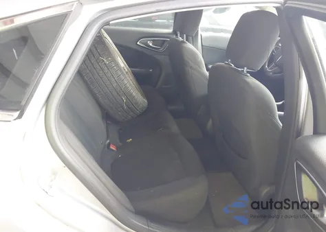 2015 Chrysler 200 Limited z USA, uszkodzony, nr VIN 1C3CCCAB1FN530077